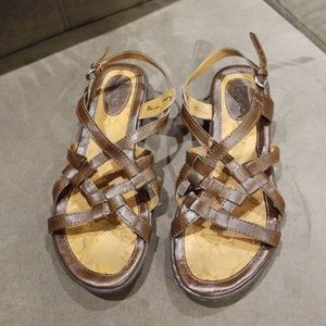 B.O.C. Born Concept Sandals Sz 8 Brown Leather